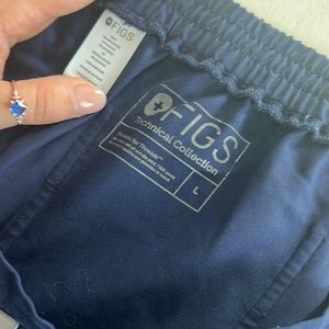 Figs navy joggers!